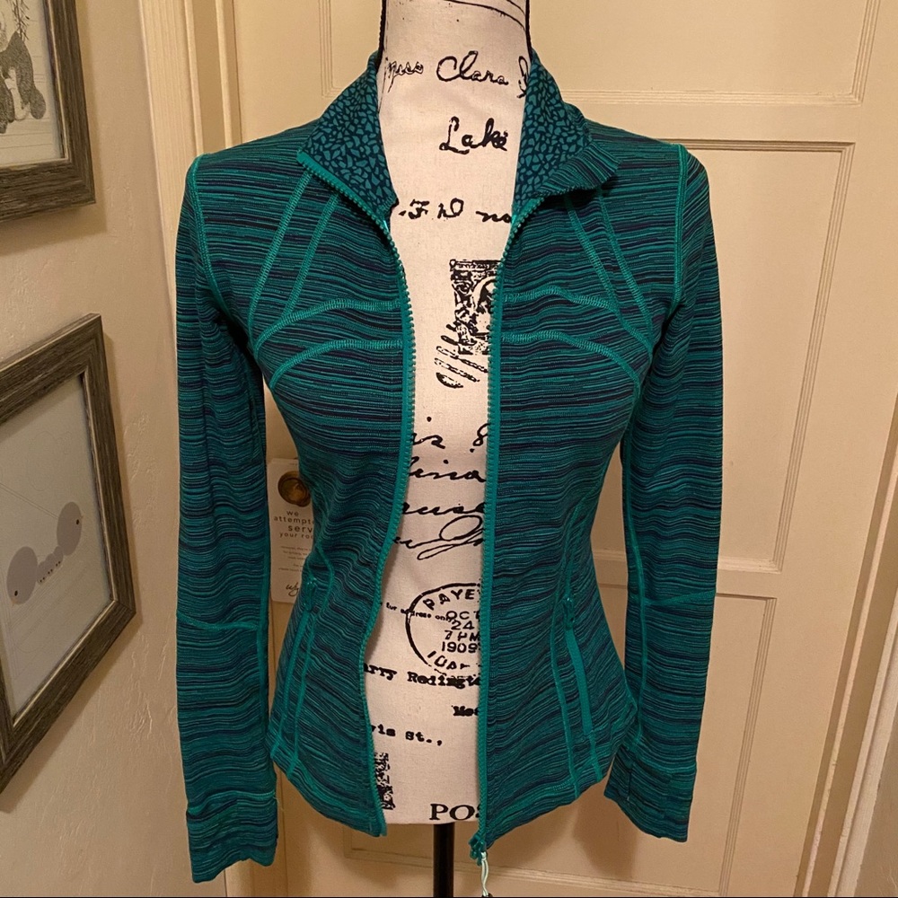 ๐2XHP๐ Like New Lululemon Define Jacket - Picture 5 of 8